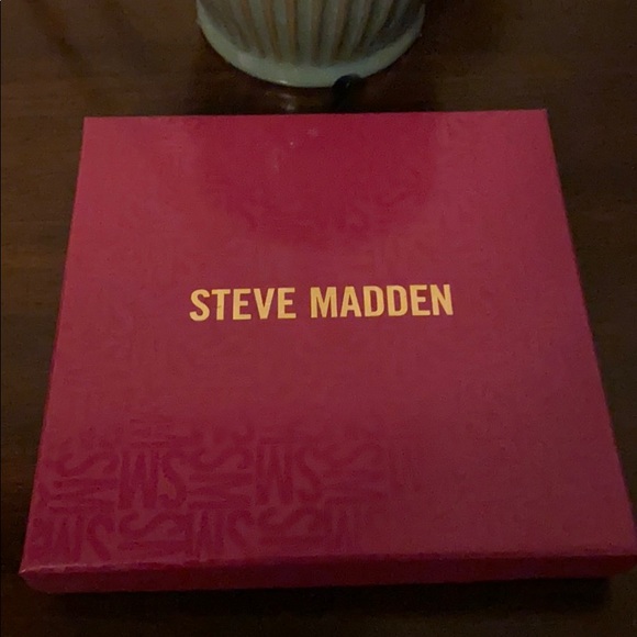 Steven Madden Gift set - Picture 7 of 8